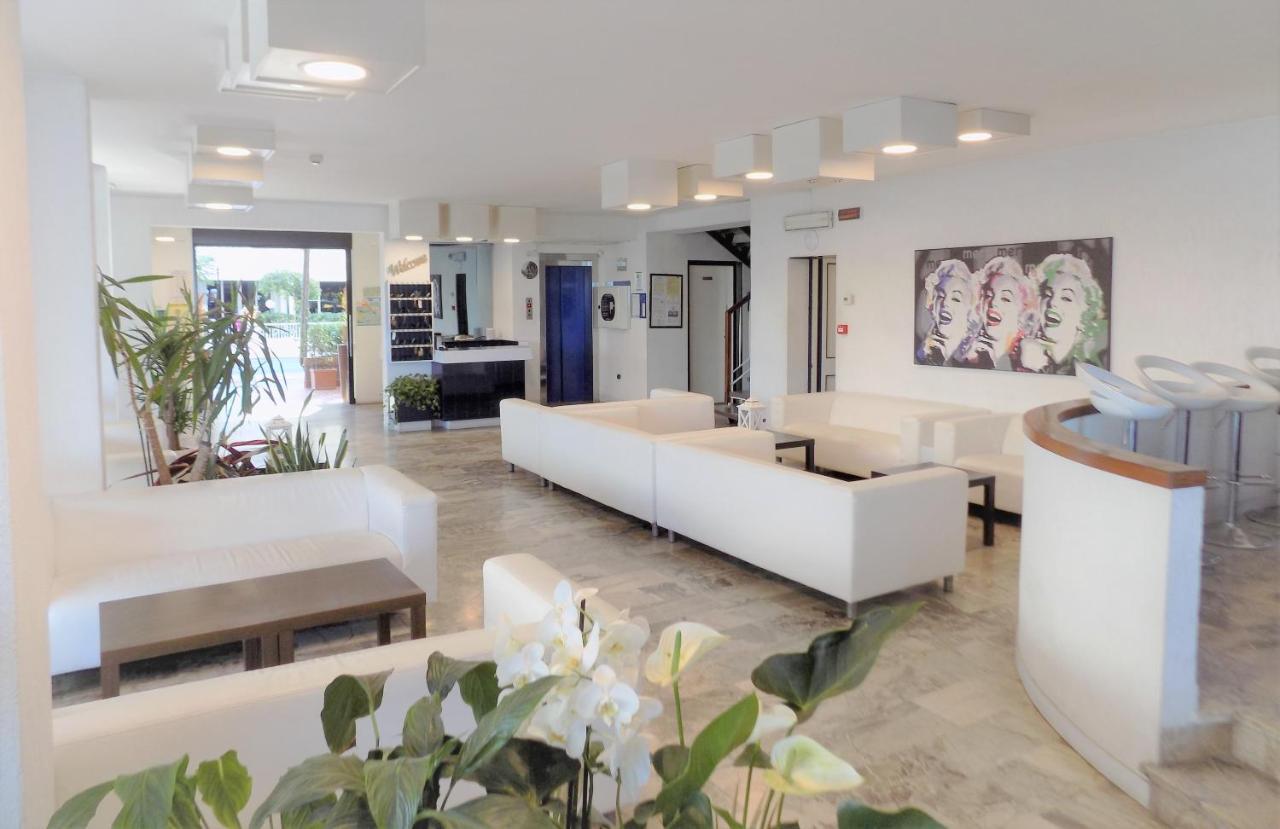 Hotel Diplomatic ริชโชเน ภายนอก รูปภาพ