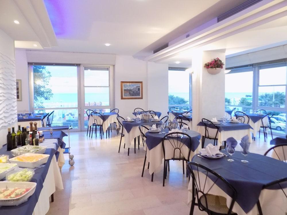 Hotel Diplomatic ริชโชเน ภายนอก รูปภาพ