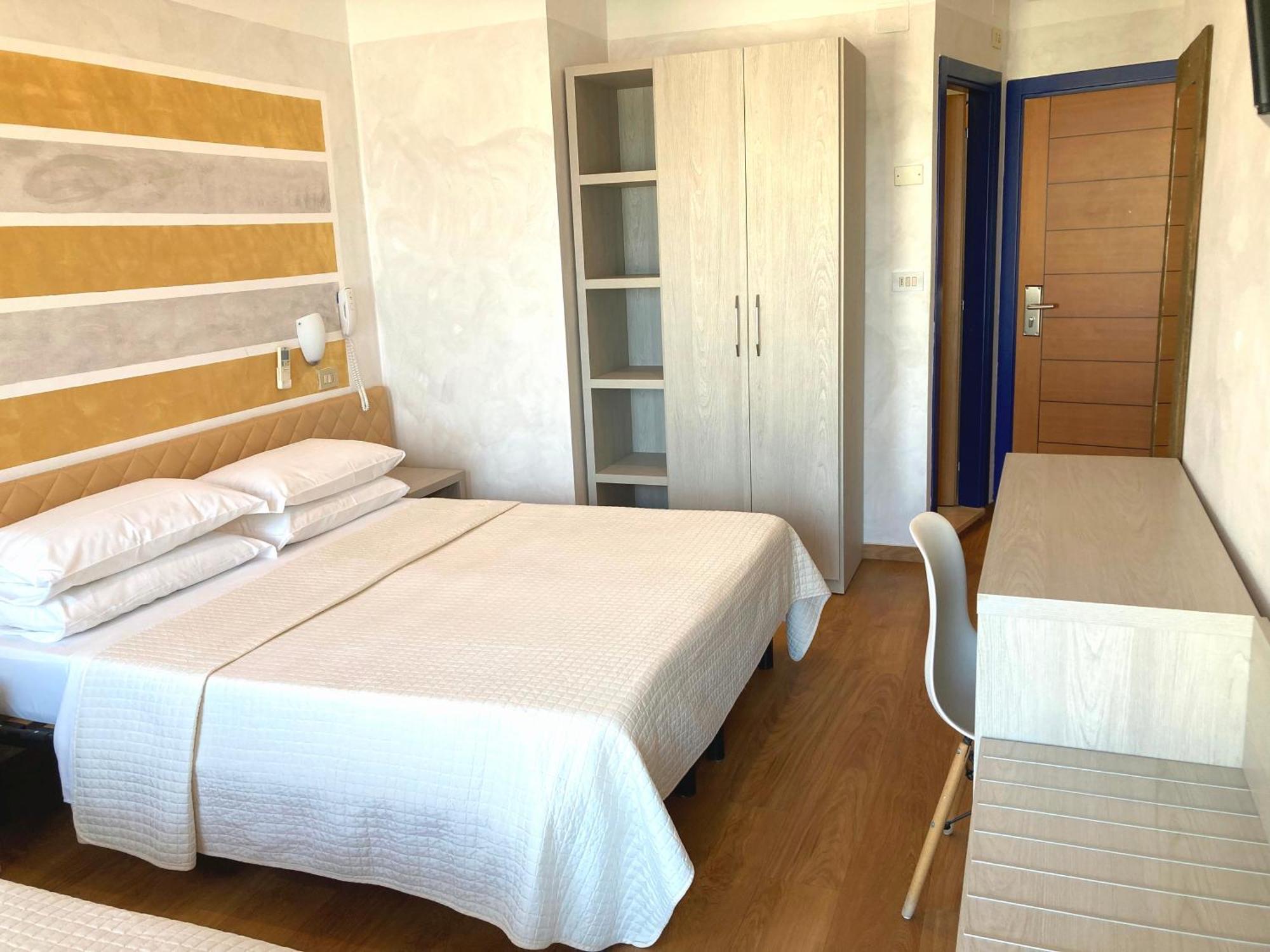 Hotel Diplomatic ริชโชเน ภายนอก รูปภาพ