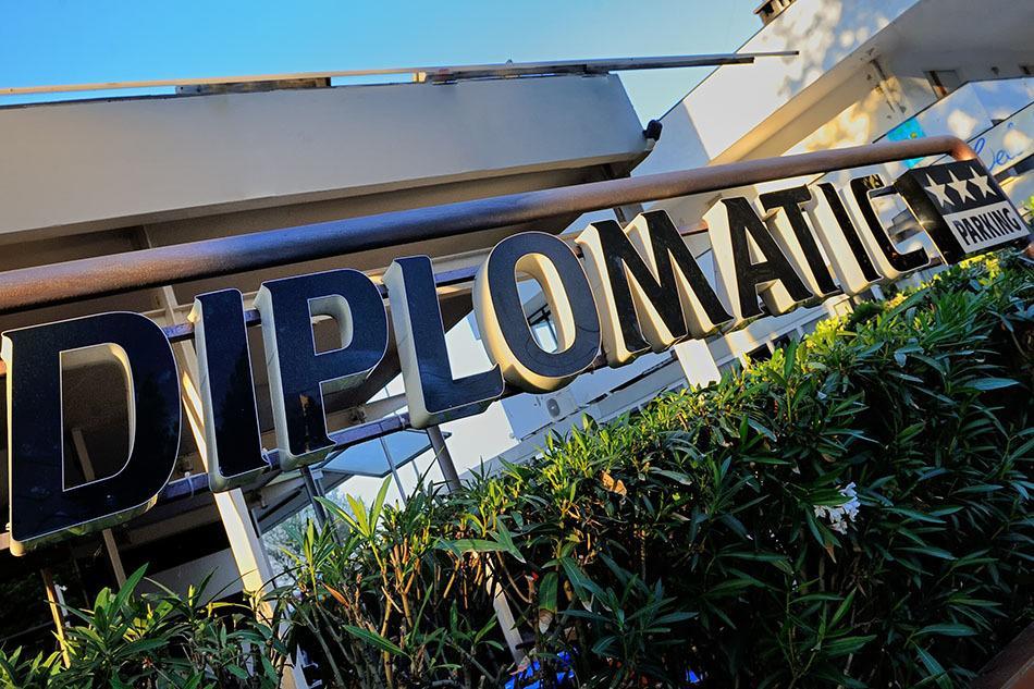 Hotel Diplomatic ริชโชเน ภายนอก รูปภาพ