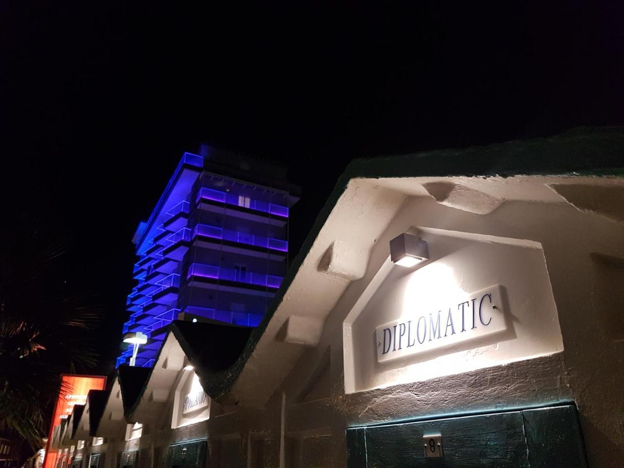 Hotel Diplomatic ริชโชเน ภายนอก รูปภาพ