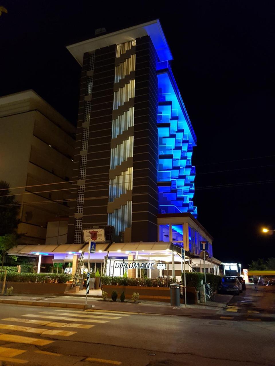 Hotel Diplomatic ริชโชเน ภายนอก รูปภาพ